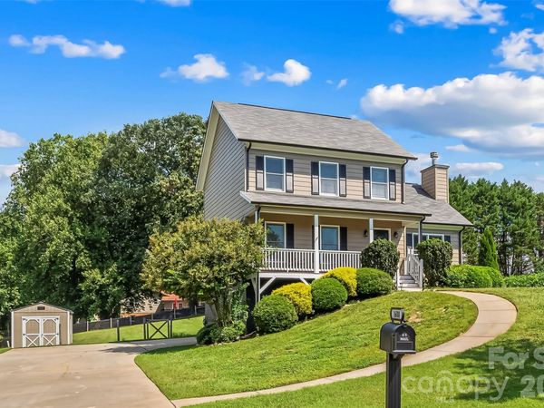 1688 Buffett Circle , Hickory, NC 28602
