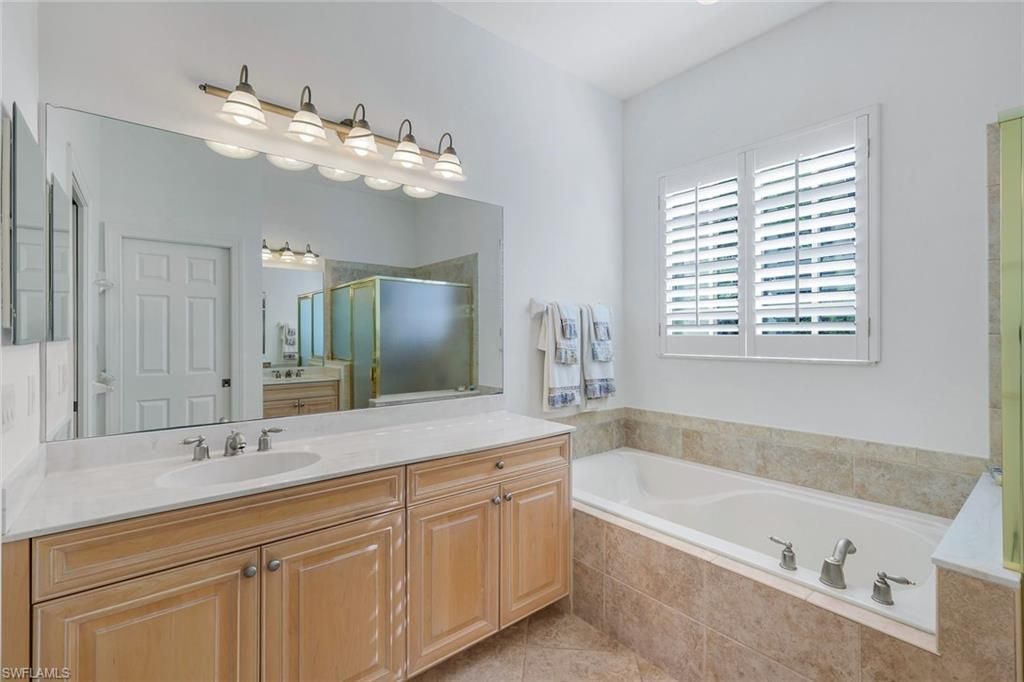 8737 Mustang Island Cir, Naples, FL 34113 Photo