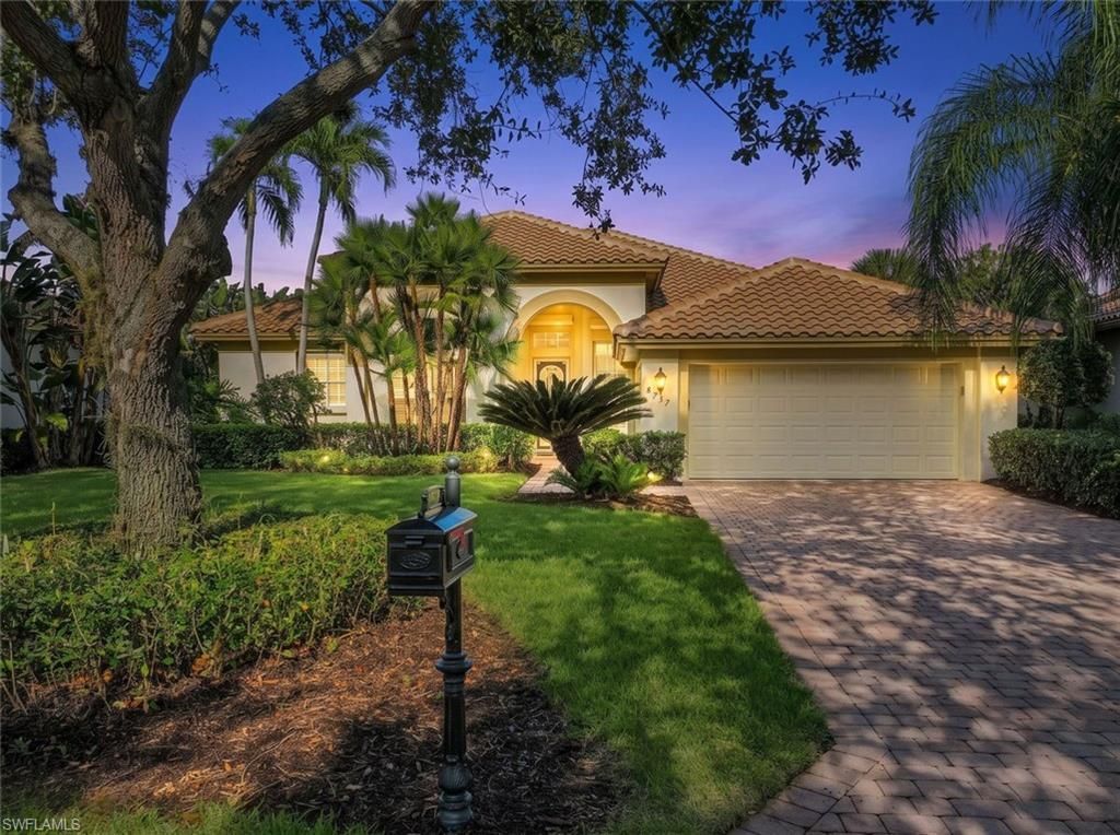 8737 Mustang Island Cir, Naples, FL 34113 Photo
