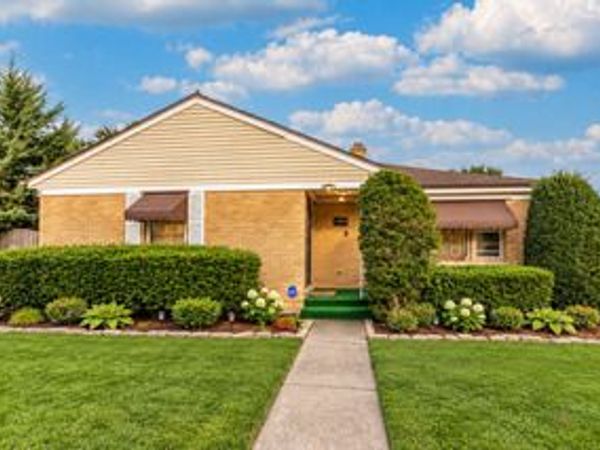 1195 Jeanette Street, Des Plaines, IL 60016