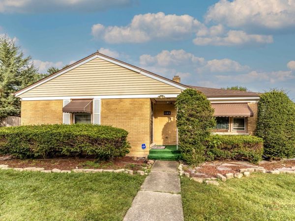1195 Jeanette Street , Des Plaines, IL 60016