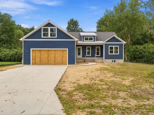 1677 Park Drive, Benton Harbor, MI 49022