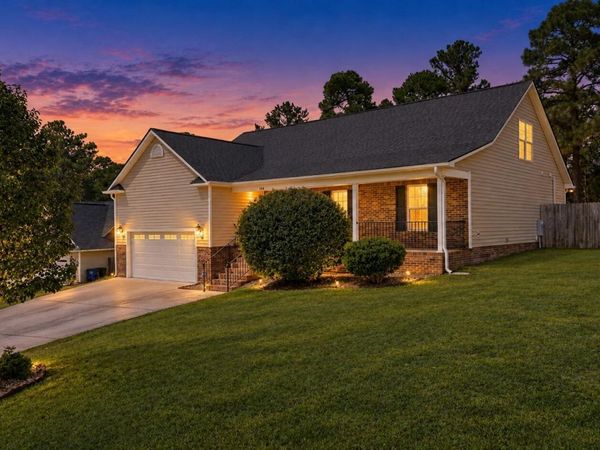 184 Hampshire Court, Raeford, NC 28376