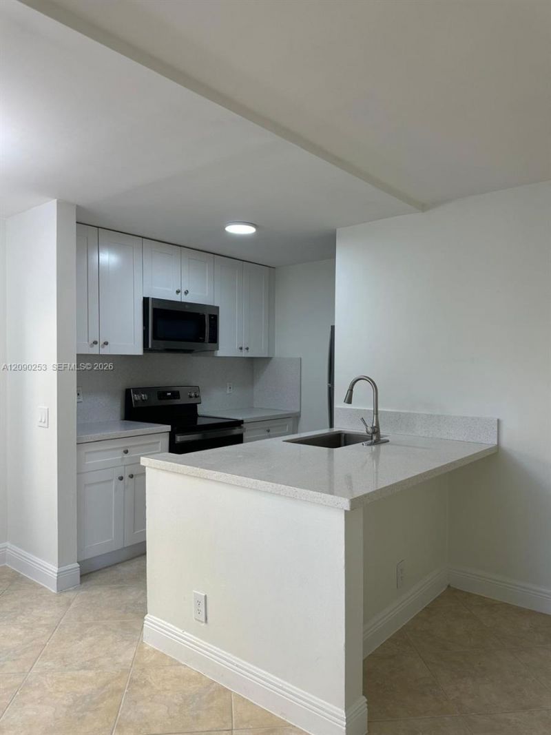 801 Meadows Circle, Unit 801, Boynton Beach, FL 33436 Photo