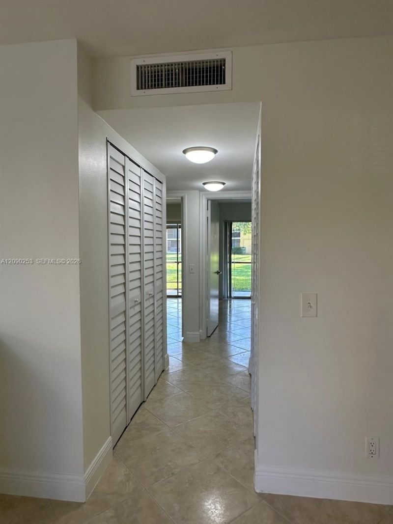 801 Meadows Circle, Unit 801, Boynton Beach, FL 33436 Photo