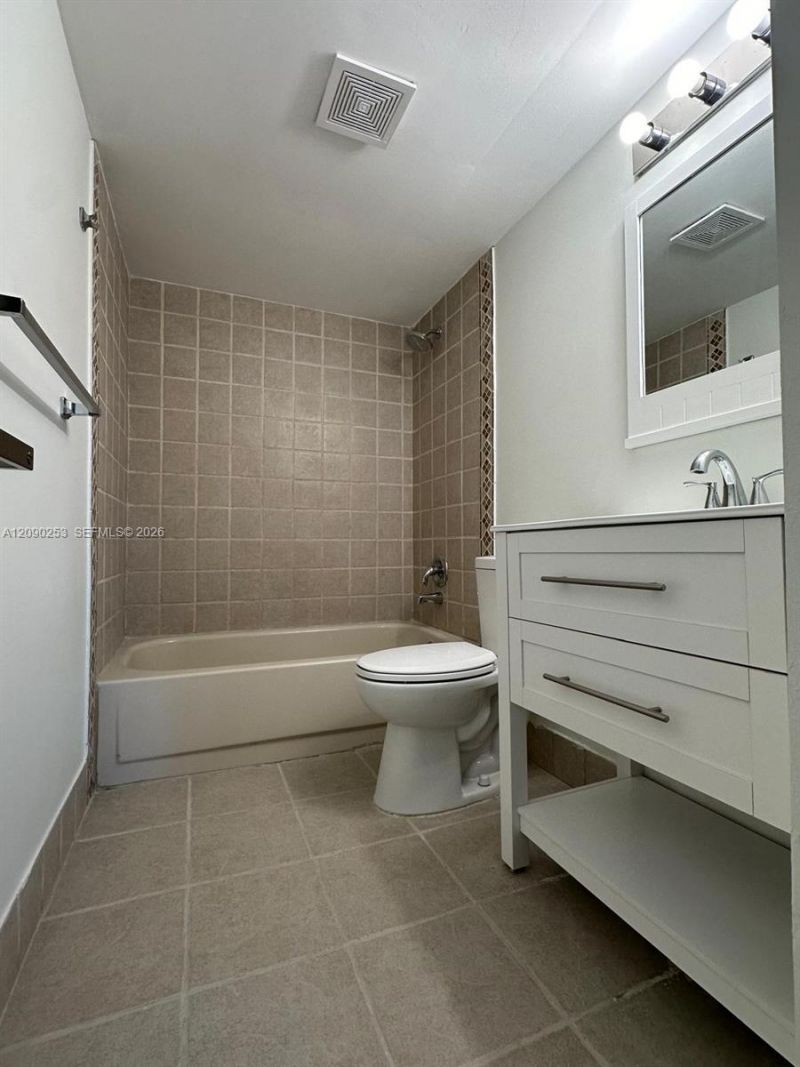 801 Meadows Circle, Unit 801, Boynton Beach, FL 33436 Photo