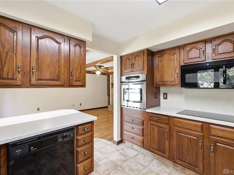 1013 Cardinal Drive, Enon Vlg, OH 45323 Photo 14