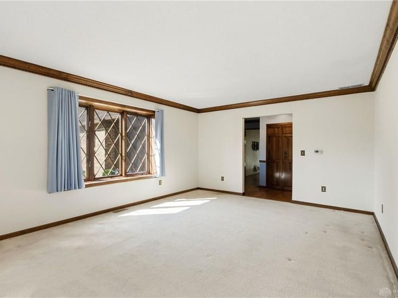 1013 Cardinal Drive, Enon Vlg, OH 45323 Photo 8
