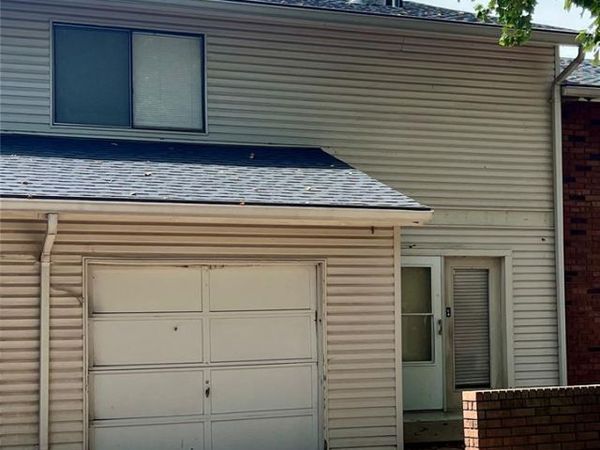 12428 Sea Lane Drive, Florissant, MO 63033