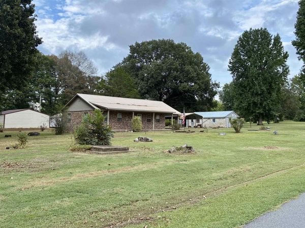 202 E Bennett St., Letona, AR 72085