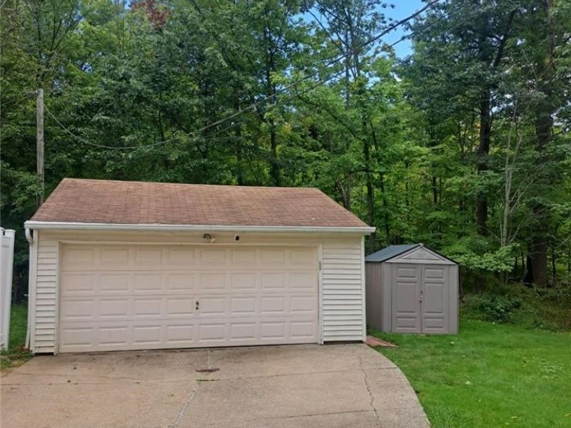 24150 Glenbrook Boulevard, Euclid, OH 44117 Photo 2