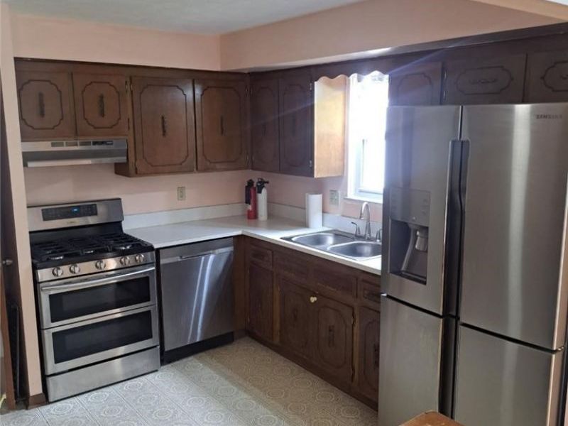 24150 Glenbrook Boulevard, Euclid, OH 44117 Photo 9