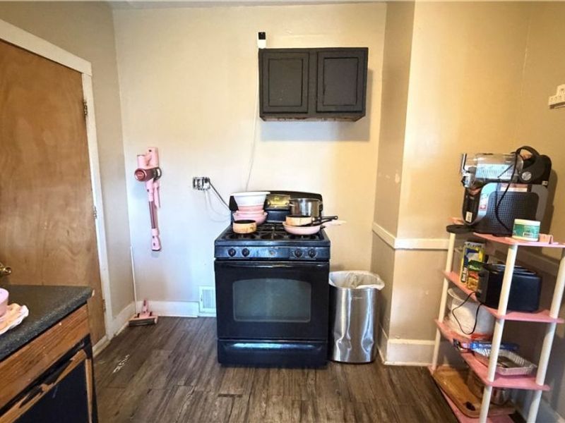 12210 Kinsman Road, Cleveland, OH 44120 Photo 5