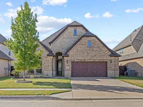 8416 Sandhill Crane Drive, Fort Worth, TX 76118