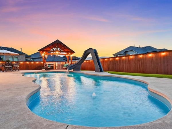 1812 Briscoe Drive , Lantana, TX 76226