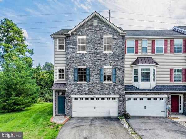 621 S TWIN LAKES BOULEVARD , NEWARK, DE 19711