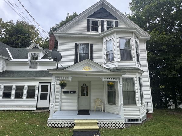 9 High Street , Dexter, ME 04930