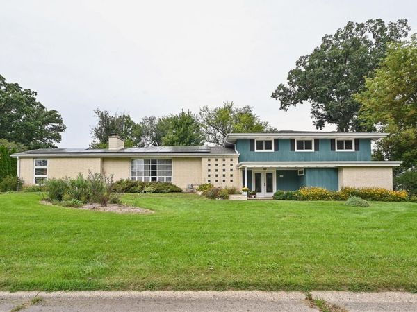 4708 N Burman Drive , Crystal Lake, IL 60014