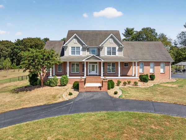 346 Parkway Rd, Tullahoma, TN 37388