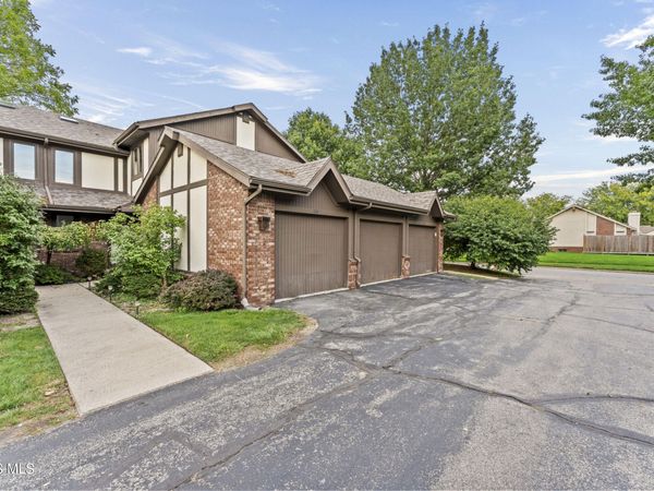 1774 Hidden Ridge Road , Toledo, OH 43615