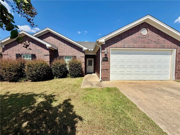 409 Ashford Drive, Russellville, AR 72802