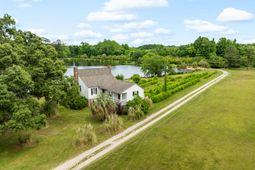 741 Jones Road photo 4