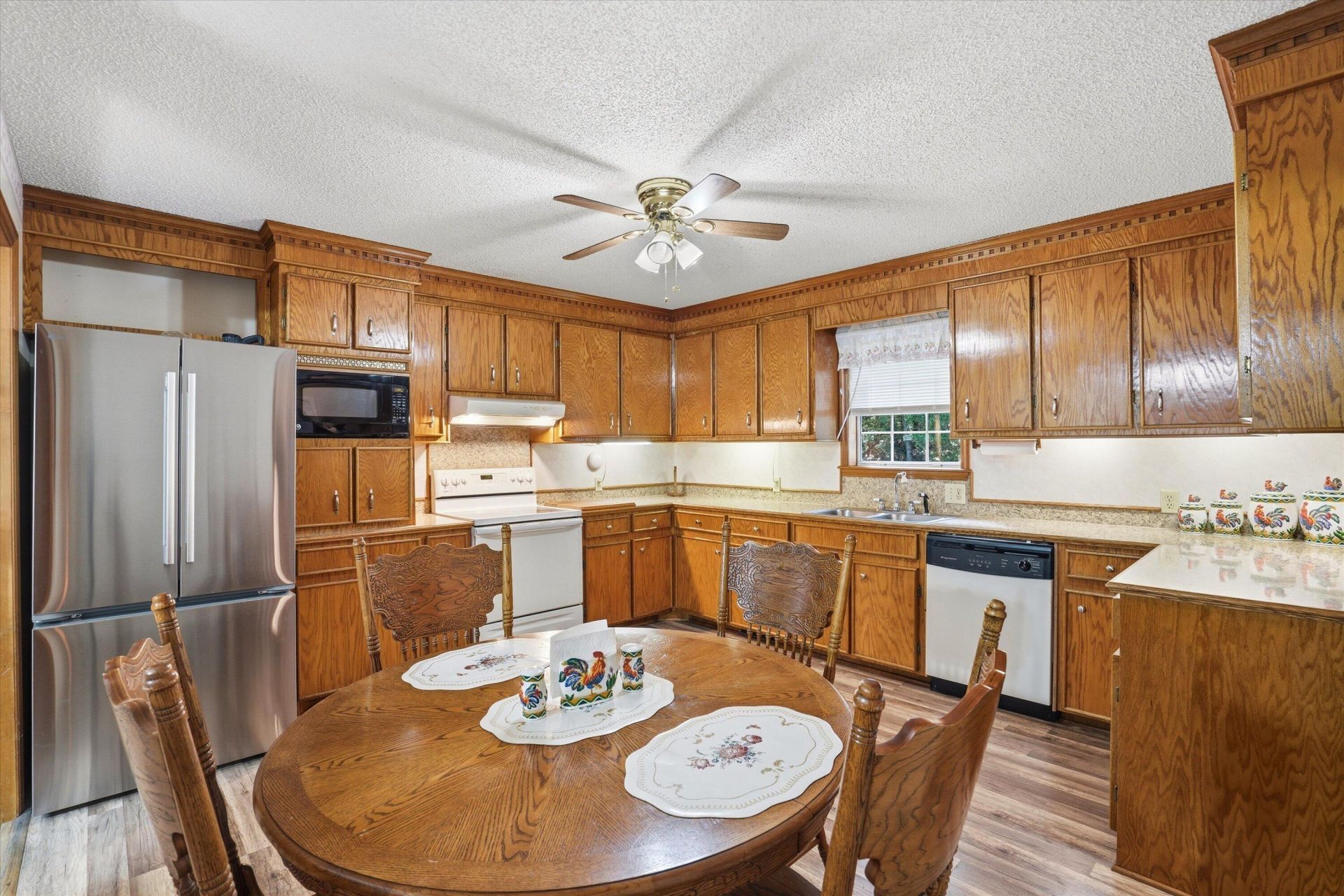 690 Lannie Lane Photo 18