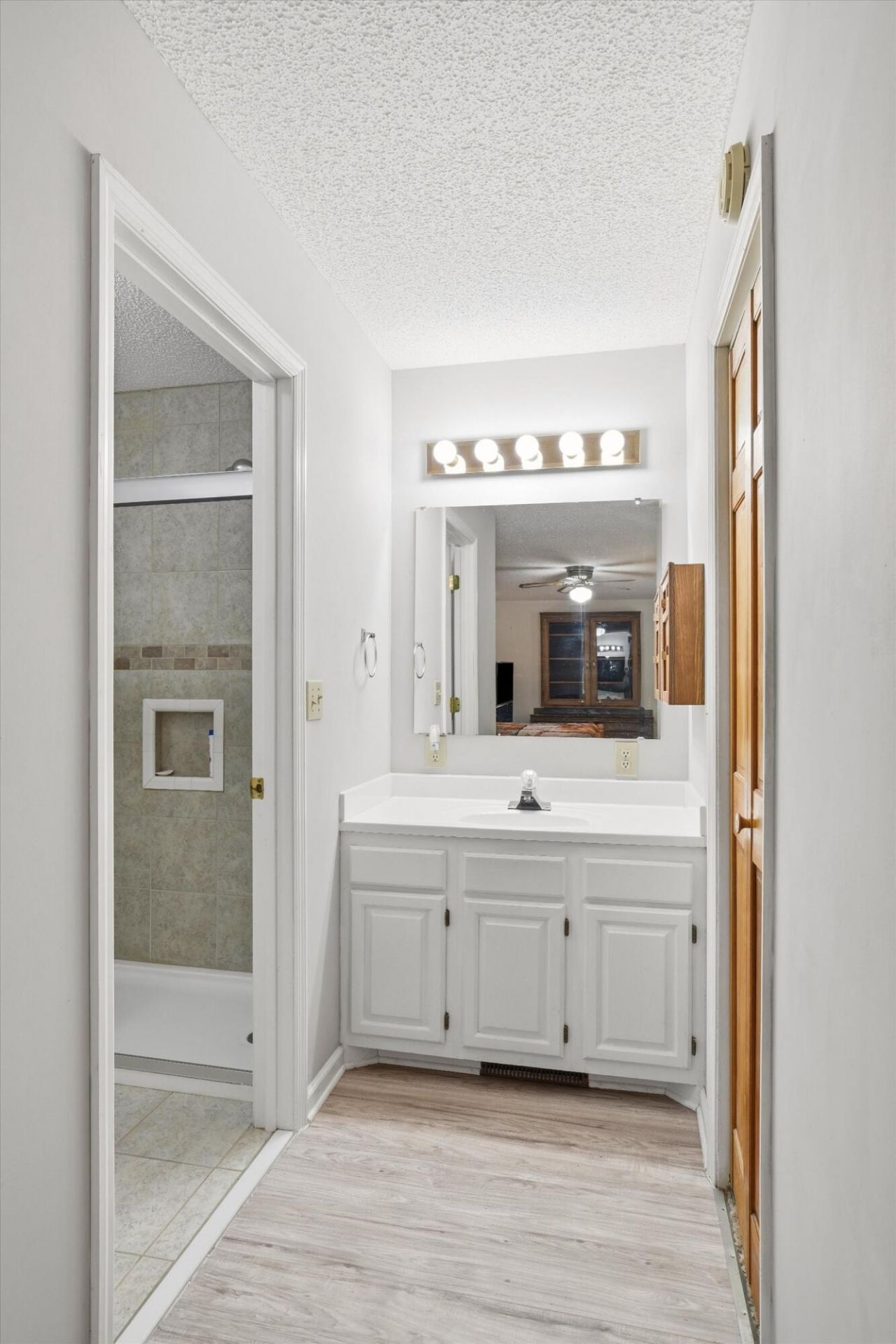 690 Lannie Lane Photo 24