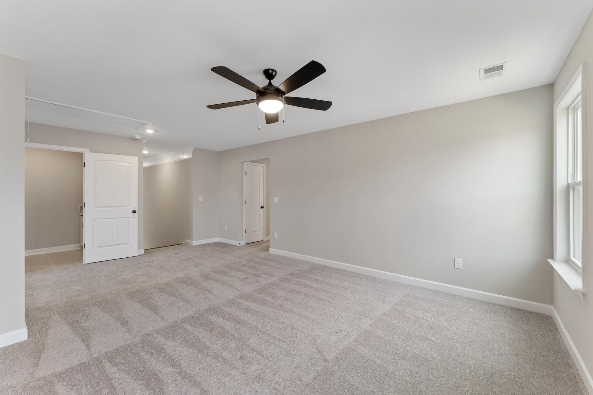 111 Crosswick Street Photo 16