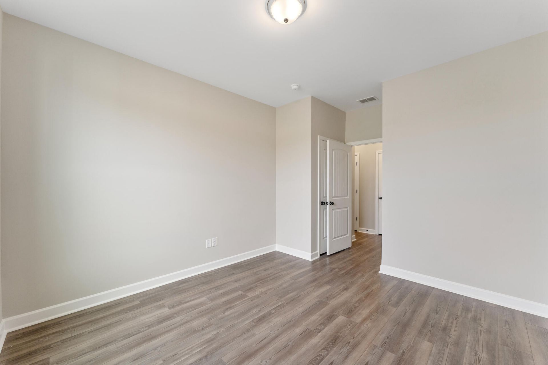 111 Crosswick Street Photo 23