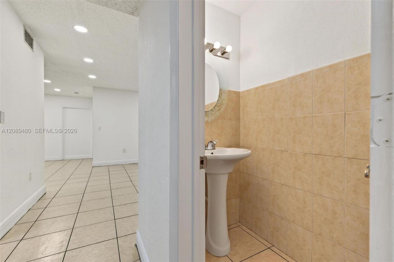 7205 W 3rd Ave , Hialeah, FL 33014 Photo