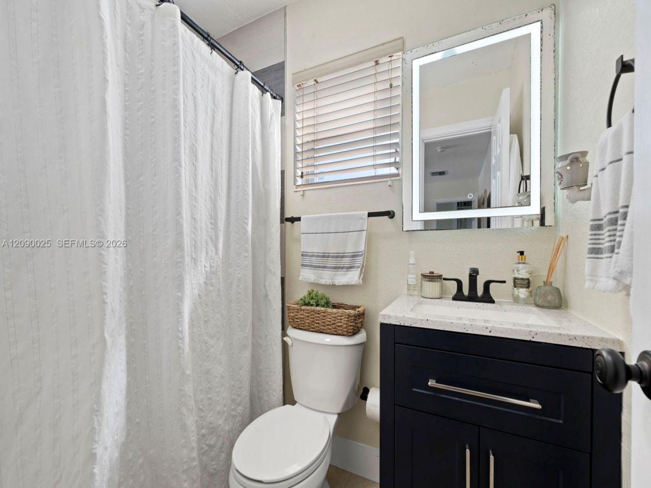 8530 NW 179th St, Hialeah, FL 33015 Photo