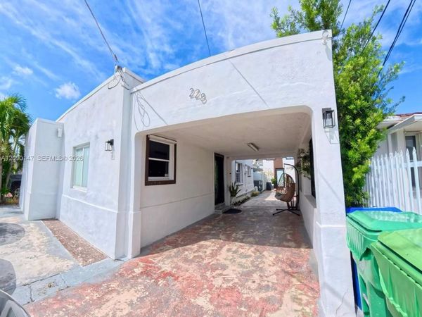 228 NW 58th Ct , Miami, FL 33126