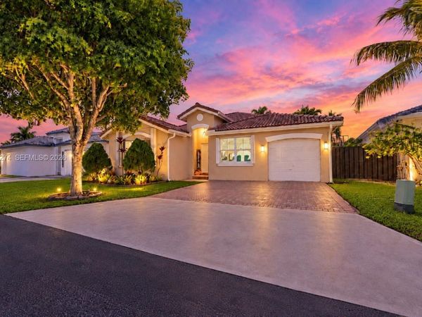 16256 SW 81st St, Miami, FL 33193