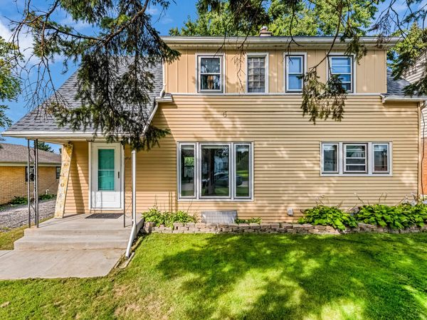 4517 S Kansas Ave, Saint Francis, WI 53235