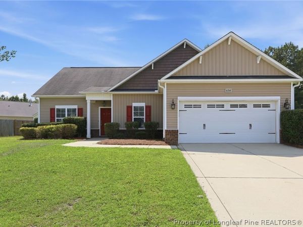 634 Collinwood Drive, Raeford, NC 28376