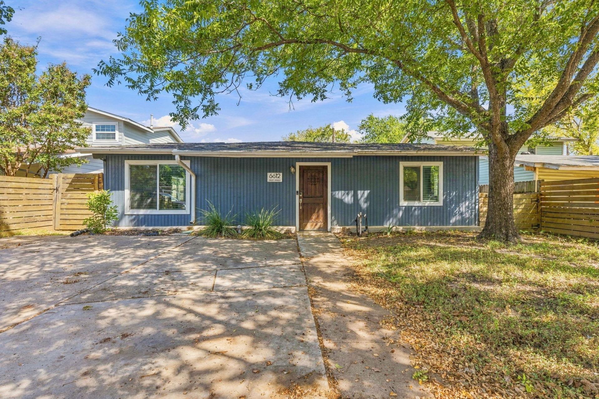 6612 Cruz St, Austin, TX 78741 Main Photo
