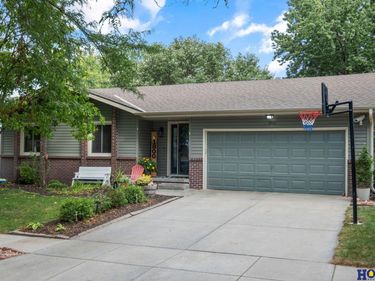 1800 Old Glory Road, Lincoln, NE 68521