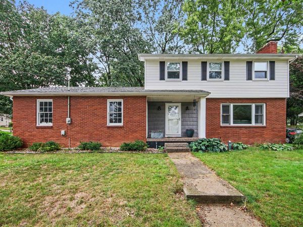 2623 Valley Avenue NW, Grand Rapids, MI 49544