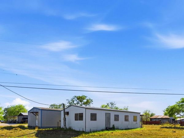 673 School, Poteet, TX 78065