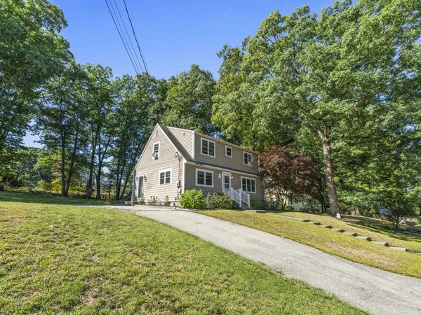 13 Timberline Drive, Nashua, NH 03062