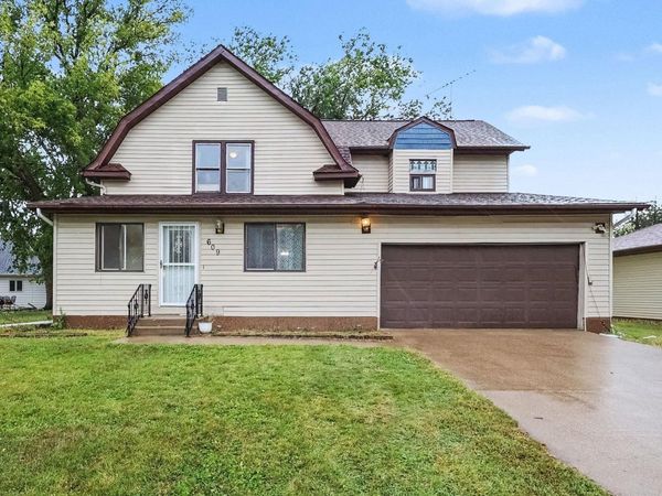 609 Main Street N, Lonsdale, MN 55046