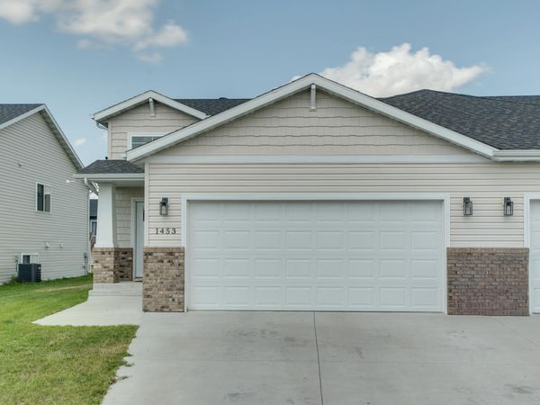 1453 69th Avenue S, Fargo, ND 58104