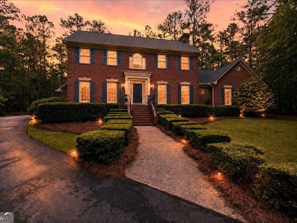 5784 Kentucky Downs Drive, Macon, GA 31210
