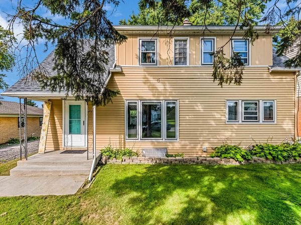 4517 S Kansas AVENUE, Saint Francis, WI 53235