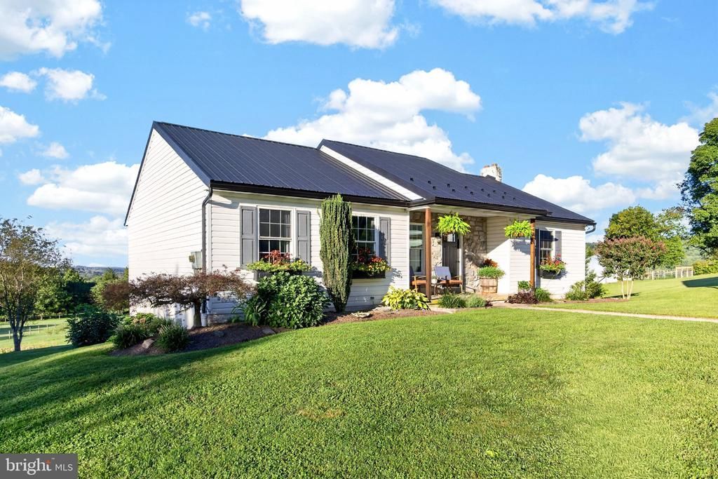 40 SCHULTZ ROAD , EAST GREENVILLE, PA 18041