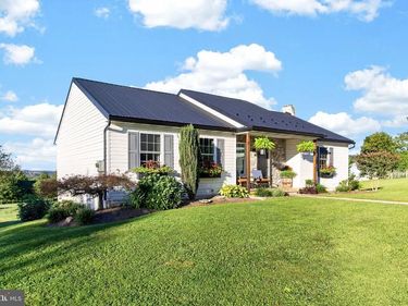 40 SCHULTZ ROAD, EAST GREENVILLE, PA 18041