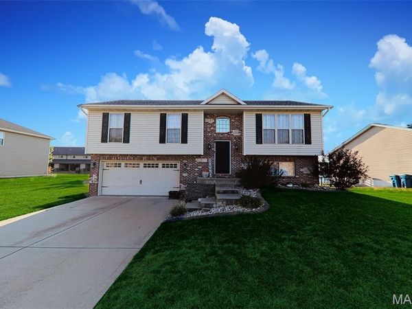 113 Olyvia Drive , St Jacob, IL 62281