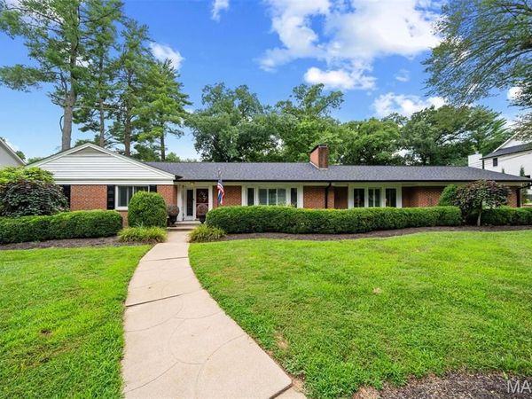 50 Woodcrest Drive, Ladue, MO 63124