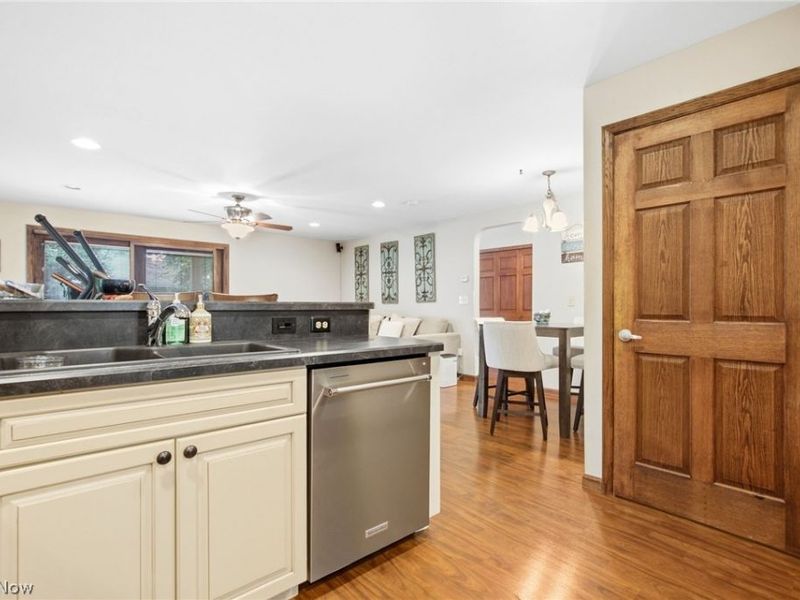 512 7th Street, Fairport Harbor, OH 44077 Photo 8